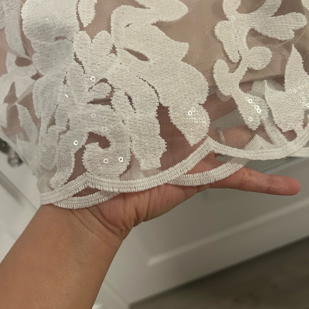 L'ATISTE White Lace Overlay Mini Dress with Nude Lining - Picture 4 of 15